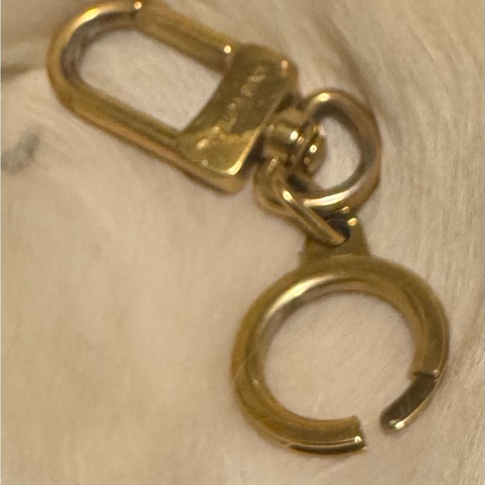 Authentic Louis Vuitton Anocre Key Ring